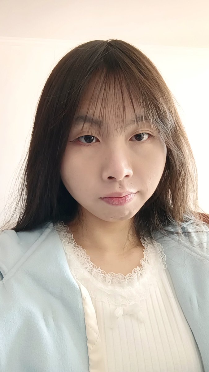 ssyy4574584's tweet photo. 好久没自拍了，拼多多的新裙子感觉还是一般。 https://t.co/s0dhoacxAM