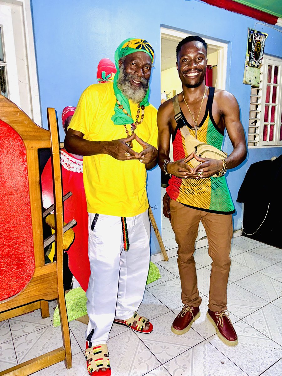 The Musical Prophet 🎤📖🙏🏾<a href="/capletonmusic/">Capleton King Shango</a> 🇯🇲x🇿🇼