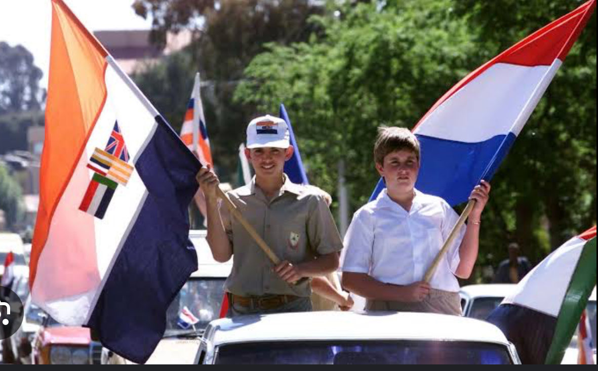 kimheller3's tweet photo. 🔥These are Afrikaners in South Africa 

Many of them want apartheid back https://t.co/VEQr0oOhho