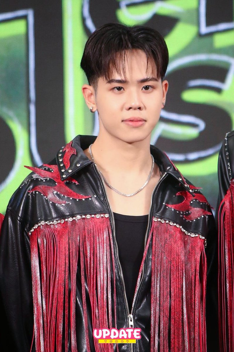 Update__today's tweet photo. #ATLASth ในงานแถลงข่าวเปิด โปรเจกต์ "Hello Boysss" ครั้งแรกของการพา T-Pop ไทยสู่ตลาดโลกอย่างเป็นทางการ 

#HelloBoysssAsiaTour
#ThePaseoHelloBoysss  #ATLAS_th
#JuniorATLAS #JetATLAS #PoomATLAS #NiceATLAS
#ErwinATLAS #MuonATLAS
#TadATLAS #LeayDoDee #UPDATETODAY #ข่าวบันเทิง #ข่าว https://t.co/J8dTR8qmmX