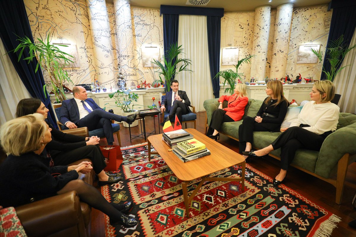 Me mikun e çmuar të Tiranës dhe të gjithë shqiptërëve 🇦🇱, kryetarin e Bashkisë së Brukselit 🇧🇪, Filip Klose, të cilit i shpreha mirënjohjen për gjithë mbështetjen që i ka dhënë dhe i jep qytetit tonë. 🙏🏻🥰