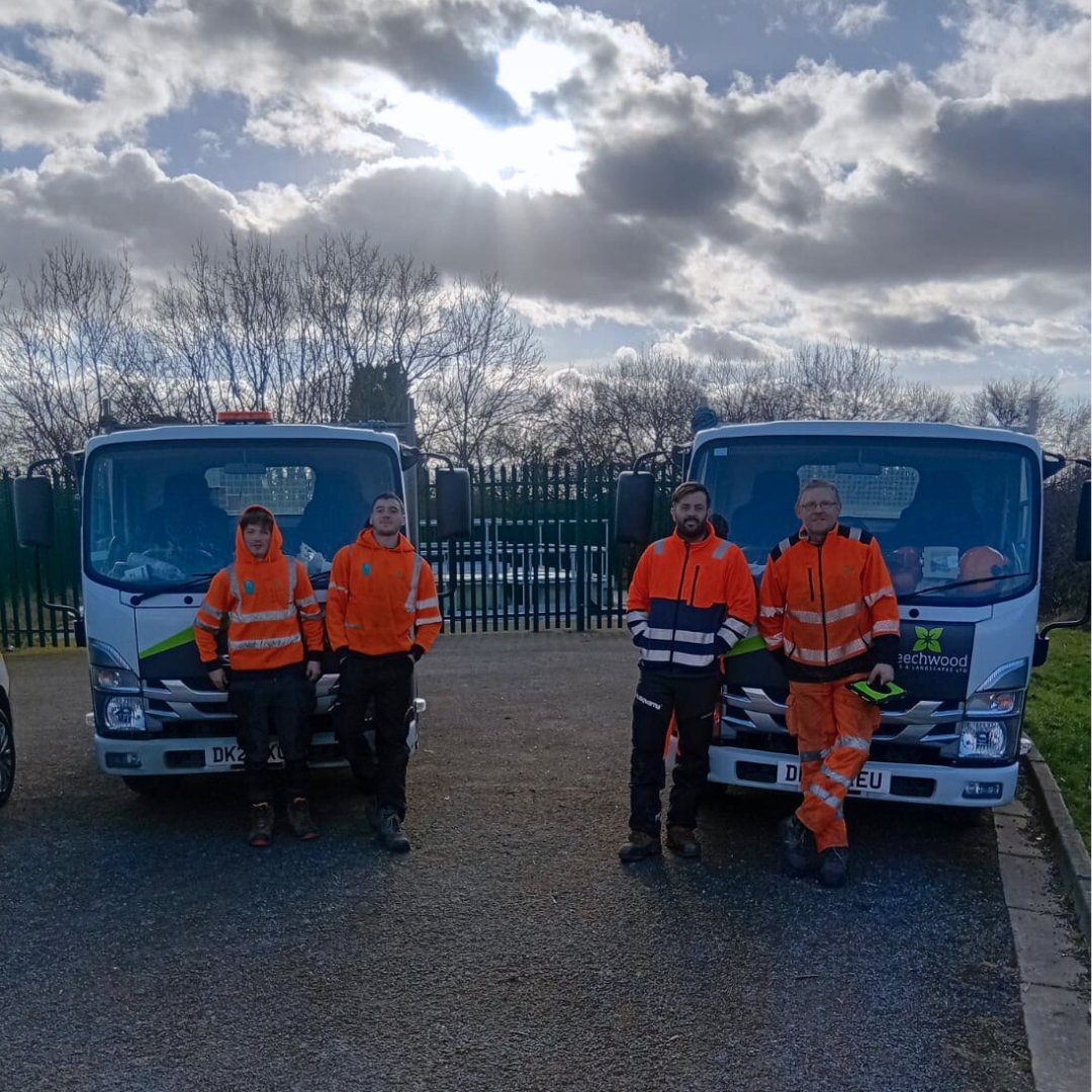 BossBeechwood's tweet image. Our team is out and about keeping things green and pristine! 🌿🚛

Hard work, dedication, and a passion for what we do. Need expert tree care? Get in touch today! 🌳💪 

#TeamBeechwood #TreeCareExperts #HereToHelp
