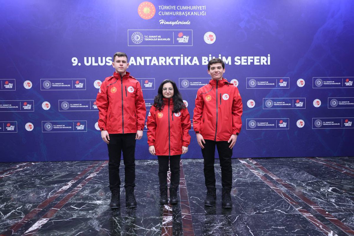 🇹🇷 9. Ulusal Antarktika Bilim Seferi ekibimizi İstanbul'dan uğurladık.

🧪 16 Türk bilim insanı ile birlikte 4 yabancı araştırmacının da dahil olduğu 20 kişilik ekip kıtada 19 bilimsel proje ve çalışma gerçekleştirecek.

♻️ TÜBİTAK destekli projeler kapsamında mikrobiyoloji,