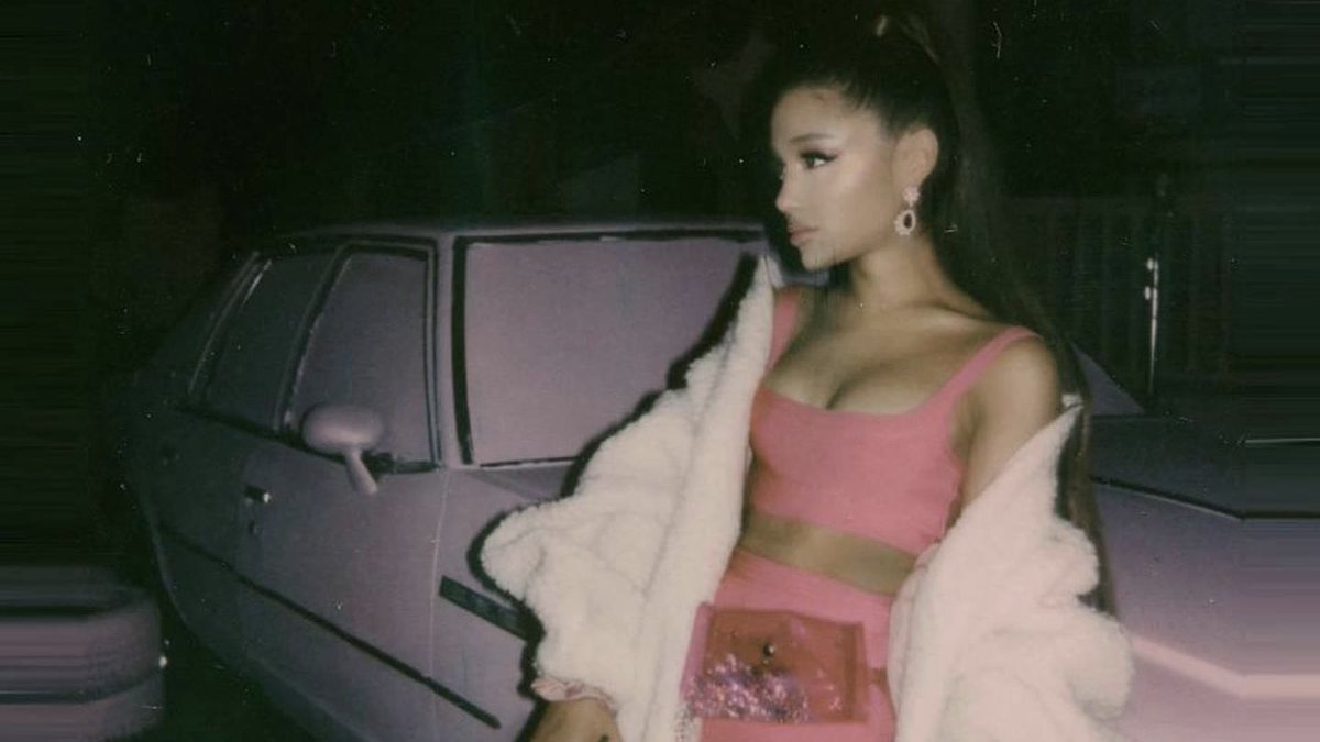 hourly ariana tweet media