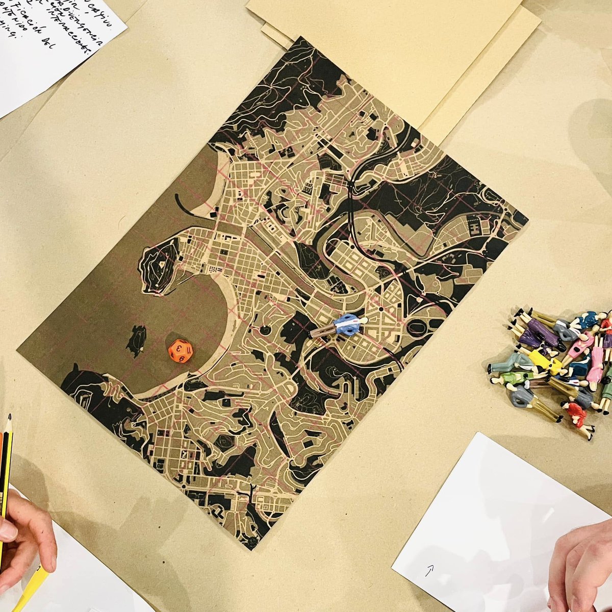 Maushaus_Arq's tweet photo. 'Arquipedagogía y juego', una master class de la mano de la extraordinaria Roberta Ghelli en @eai_iae_ en el marco de la exposición 'La ciudad visible / La Ciudad en juego' @ArsGames #gamificacion #learningbyplaying #villeenjeux #ludoteca #creacion #mediacion #ludic https://t.co/izq2Vsnr9s