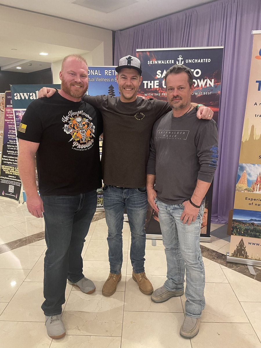 Great first night at the Consciences Live Expo in #LA. Meeting some awesome people and fans! Some cool and Exciting plans coming up! <a href="/ThomasWinterton/">Thomas Winterton</a> <a href="/travisstaylor1/">Travis S Taylor</a> <a href="/SWRDragon/">Bryant Arnold</a> #skinwalkerranch
