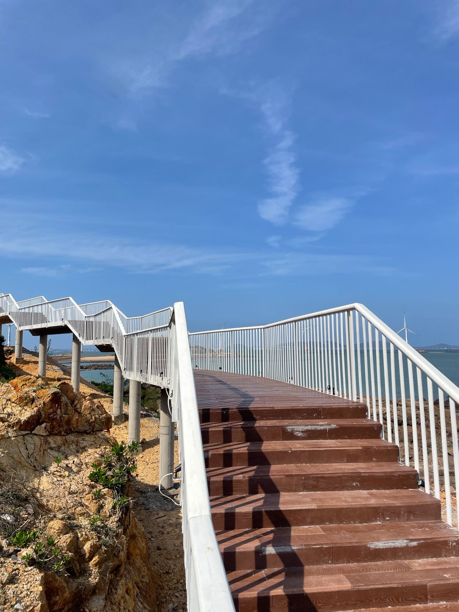 HyIndustries's tweet image. Seaside Metal Walkway  

#MetalWalkway #SeasideArchitecture #CoastalDesign #AluminumStructure #SustainableBuilding #OutdoorAesthetics #ModernWalkway #LandscapeDesign #UrbanInnovation #HYINDUSTRY