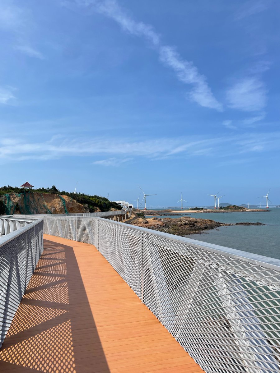 HyIndustries's tweet image. Seaside Metal Walkway  

#MetalWalkway #SeasideArchitecture #CoastalDesign #AluminumStructure #SustainableBuilding #OutdoorAesthetics #ModernWalkway #LandscapeDesign #UrbanInnovation #HYINDUSTRY