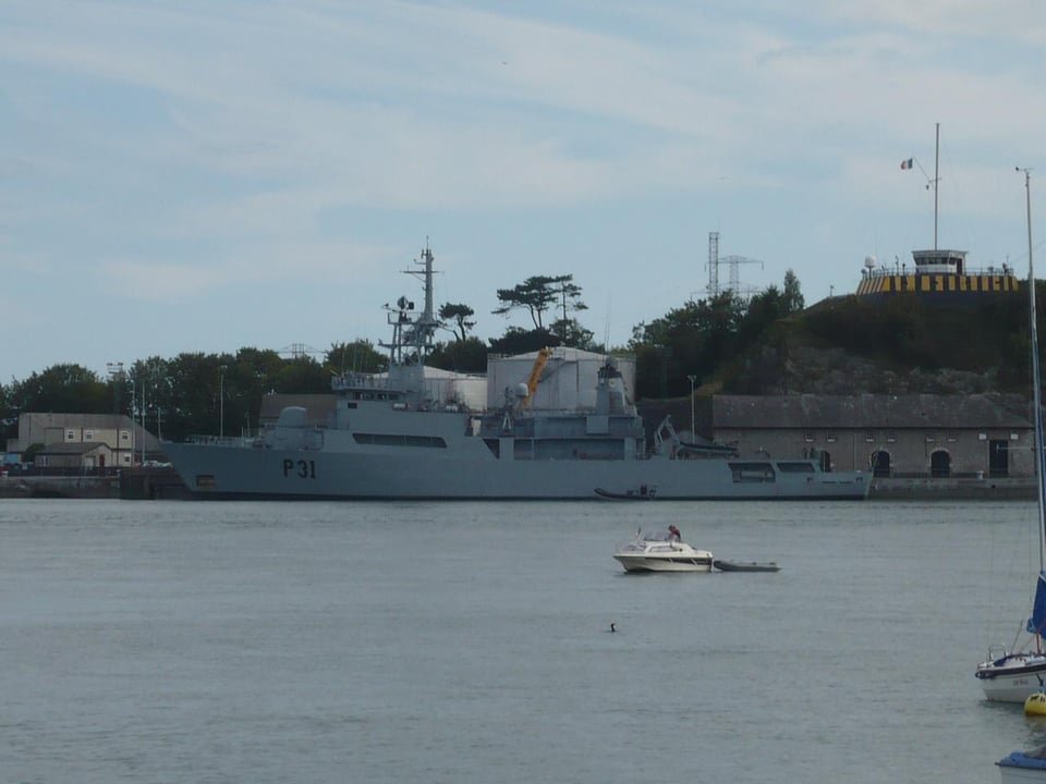 r116440's tweet photo. ๐ฎ๐ช @naval_service Helicopter Patrol Vessel Lร 'Eithne' (P31) at Haulbowline Island, Cork Is, Sept 2011. Decommissioned in July 2022 after 38 years service, Eithne has been laid up awaiting disposal since 2023. #warship #navy #naval #LEEithne https://t.co/KI8L0KkekT