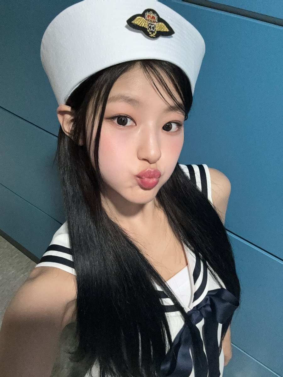 kissyzerose's tweet image. mucore i have 2/3 of your new mcs right here!!