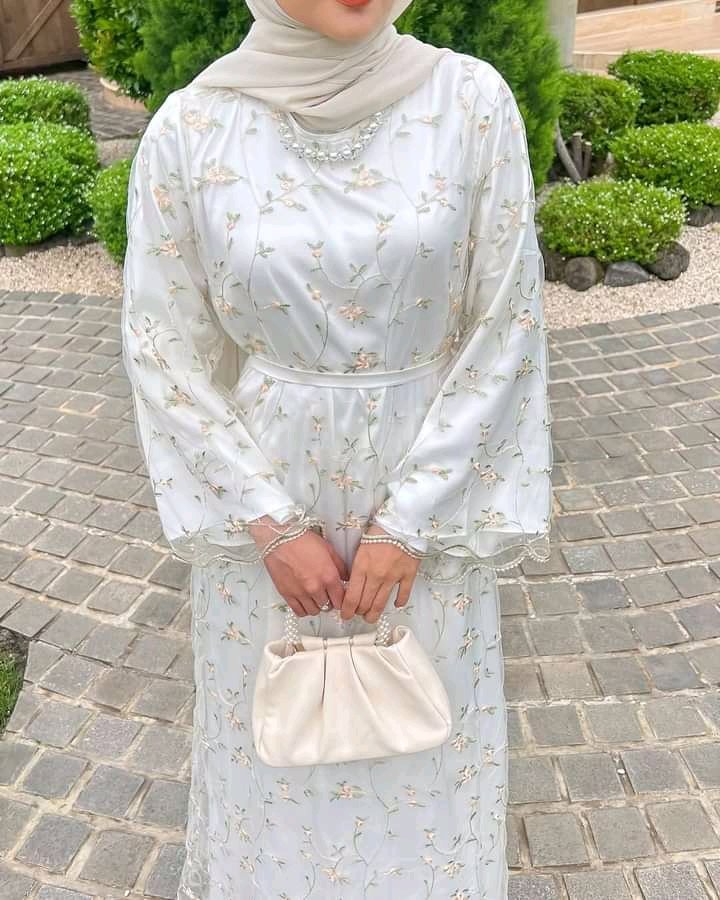 Yeaaay udah nemuin dress buat lebaran 😍
Desain nya simpel, tp look nya anggun &amp; elegant ✨️ cocok bgt buat yg ga suka tampil heboh pas lebaran nanti 🫶
s.shopee.co.id/9A9cKnWDY5