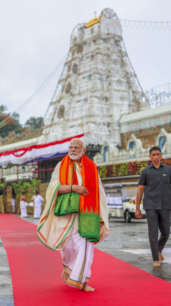 Atheist_Krishna's tweet photo. You may Love him or Hate him, but you have to admit that this man is a LEGEND when it comes to Indian Politics. https://t.co/EYPl33LMOO