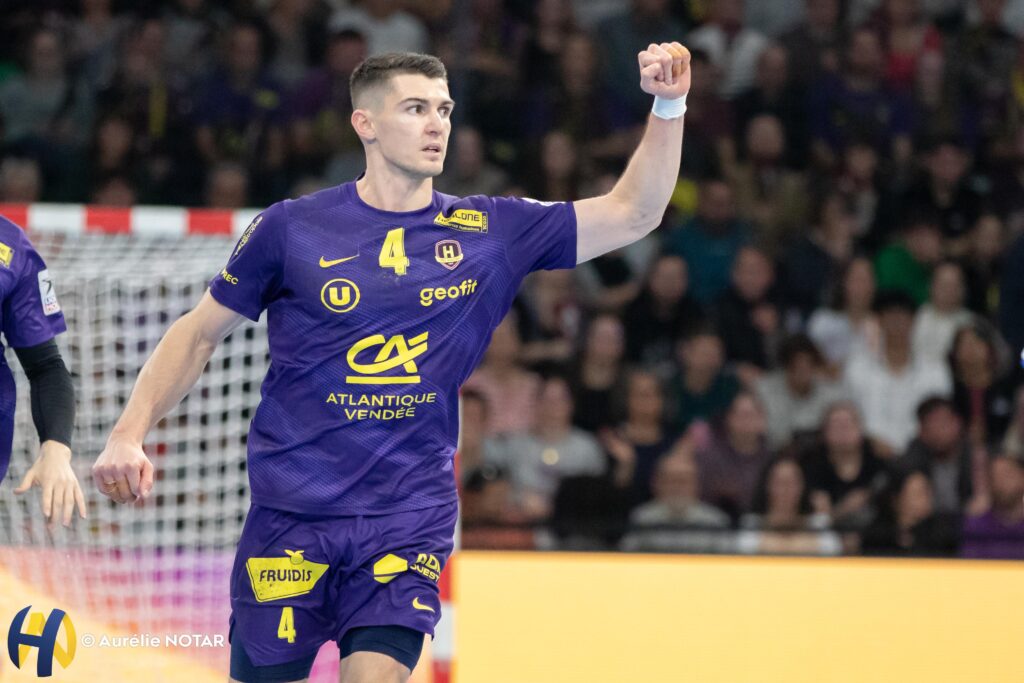 🏆🇨🇵 #CDF 

🔥 CHOC au sommet ce soir à Coubertin en 1/4 de finales de la Coupe de France 🤾 : le PSG 🔵🔴 accueille Nantes 🟣🟡 à 20h45 👌 

📺 Match à suivre en direct sur <a href="/beinsports_FR/">beIN SPORTS</a> et <a href="/lachainelequipe/">la chaine L'Équipe</a>