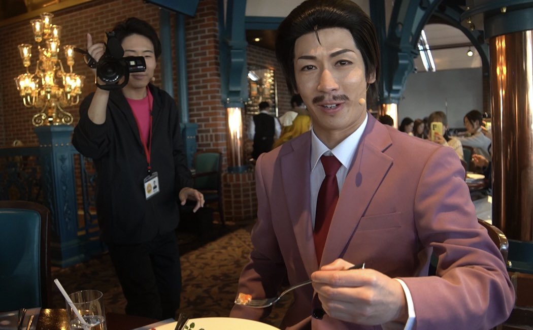 ミスレス 2/8 14:40

おっちゃんの食レポ最高だった🍽
インサートも撮らせてくれたけどピント合わなかった😂

#USJファン #ミスレス