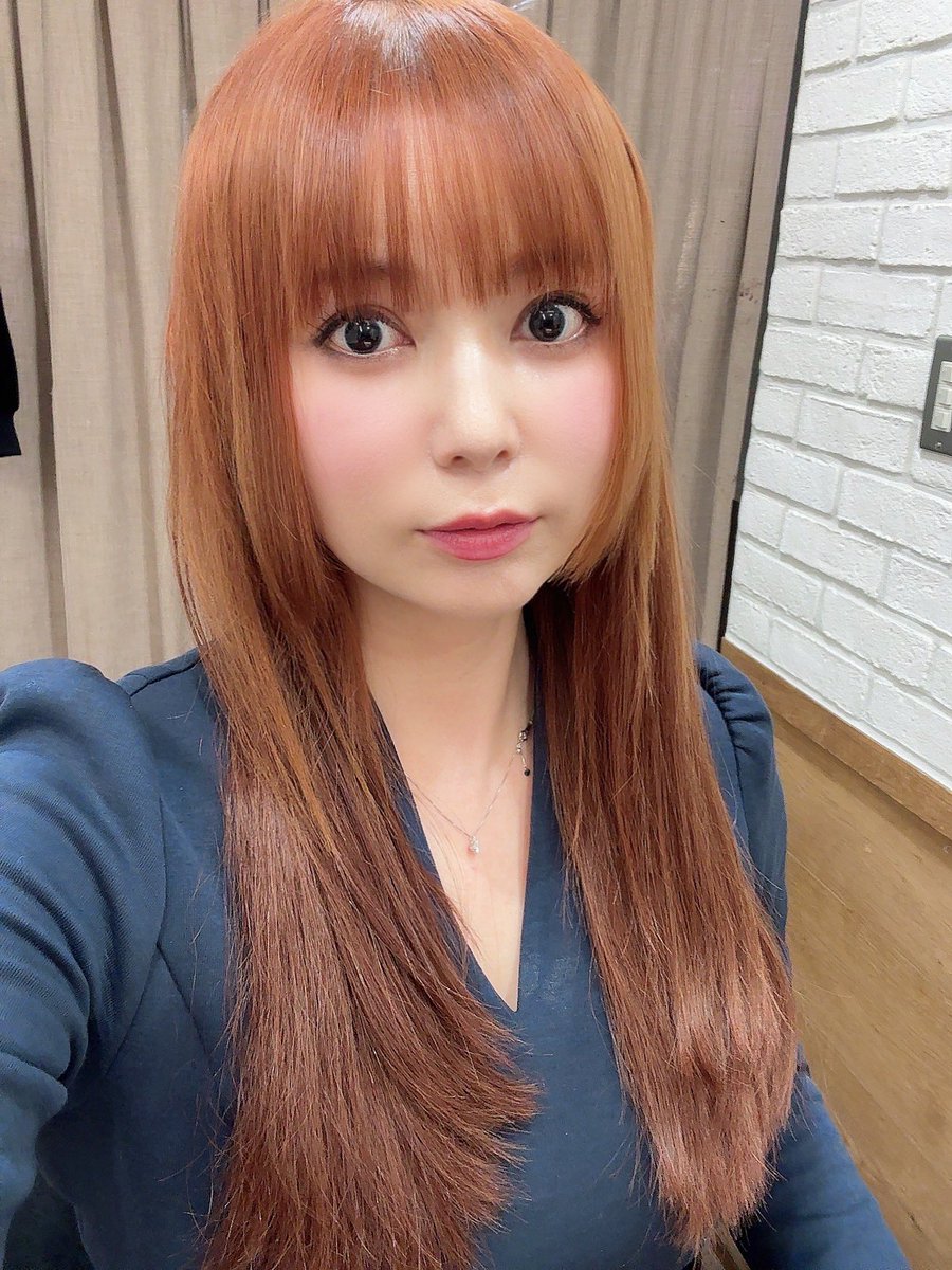 お仕事に備えてカラートリートメント
オレンジブラウンですツヤツヤになりました！
VAICEさんありがとうございます