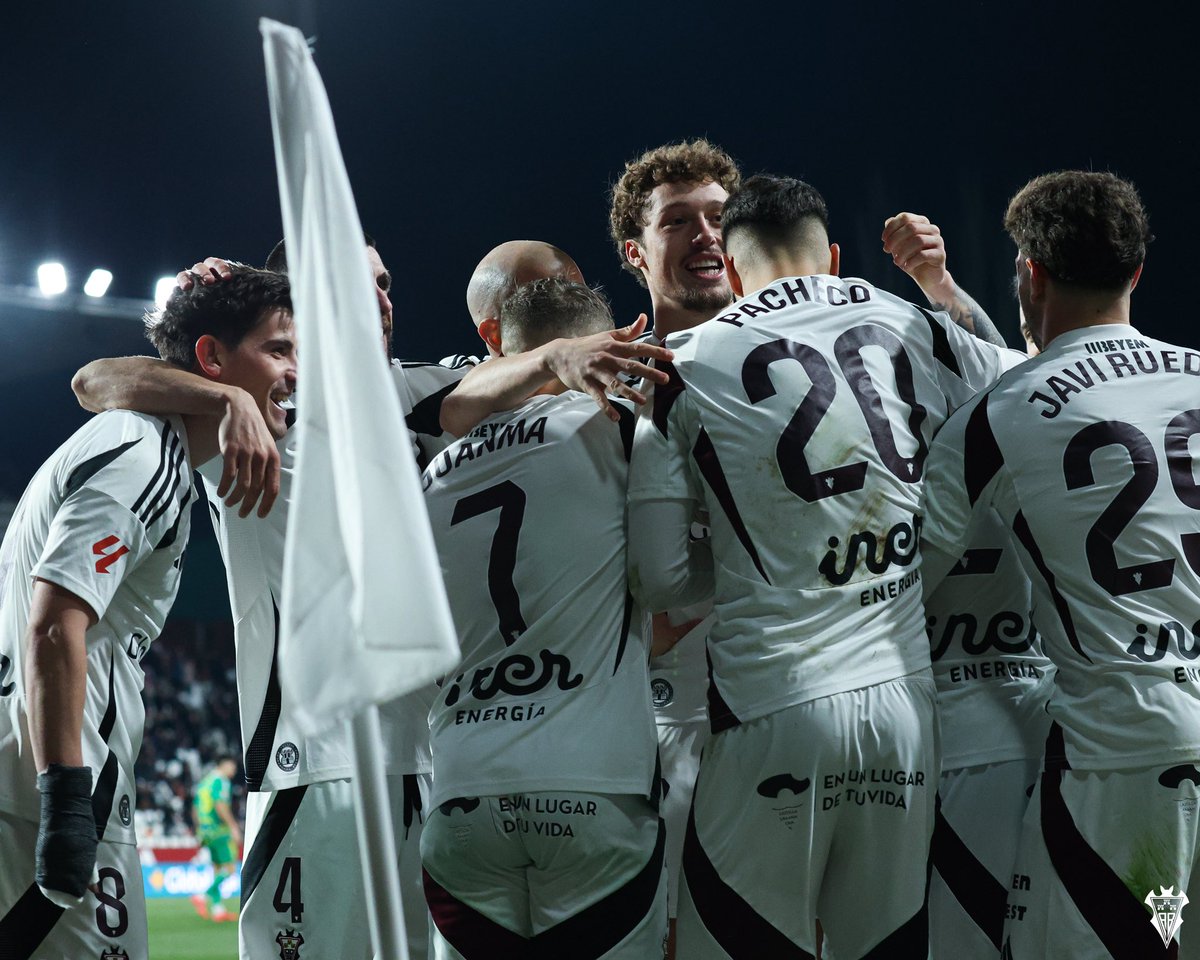 jongar91's tweet image. Tres puntos de equipo, tres puntos para seguir creciendo en el camino.
Aúpa Alba🫡⚽️🦇🤍
