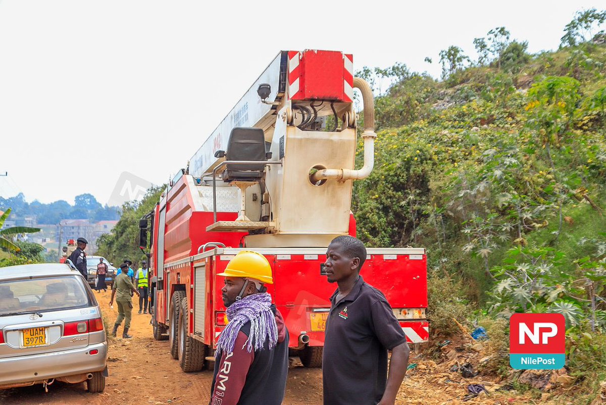 nbstv's tweet image. BREAKING: A fire has broken out at the Kiteezi landfill due to methane gas accumulation, according to the @KCCAED. 

Police are evacuating nearby residents to prevent harm, while rescue efforts are ongoing.

More details to follow…

#NBSUpdates