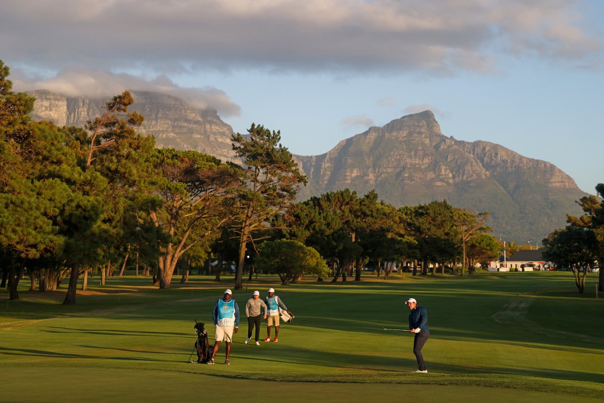 Who will #WIN R1 million from CIB at the #CellCCapeTownOpen this weekend? 

We’re offering R500 000 for the first pro golfer to ace hole 13 this weekend &amp; R500 000 for the first amateur to make a hole in one during the Beat The Pro competition today! ⛳️🏆 #GreatnessBeginsHere