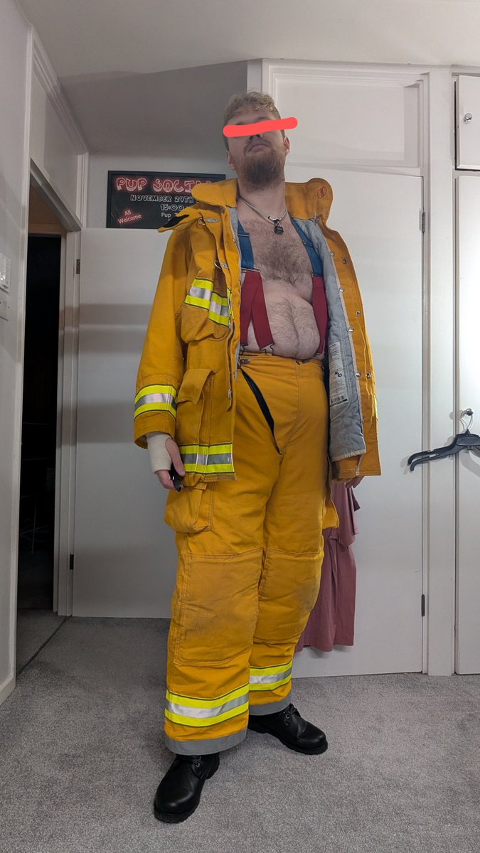 Do you require some rogue-side assistance?

Had way too much fun with this outfit 🤤