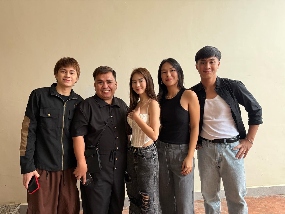 Mother Mheck (Chamz) (@inang_mheck) on Twitter photo Thankyou Maโam Monica Montejo for having Fyang,JM,Rain and Justin at Palawan Today! Thankyou sa pag invites.
PALAWANderfulDAY JMFYANG Thankyou Maโam Monica Montejo for having Fyang,JM,Rain and Justin at Palawan Today! Thankyou sa pag invites.
PALAWANderfulDAY JMFYANG
