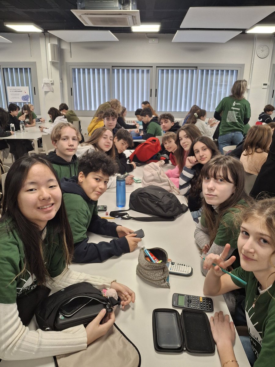 bowleso's tweet photo. Day2: Start of the two individual rounds. 30questions in 40mins NO calc. Go IST ! #istlive https://t.co/bwIo37IxvB