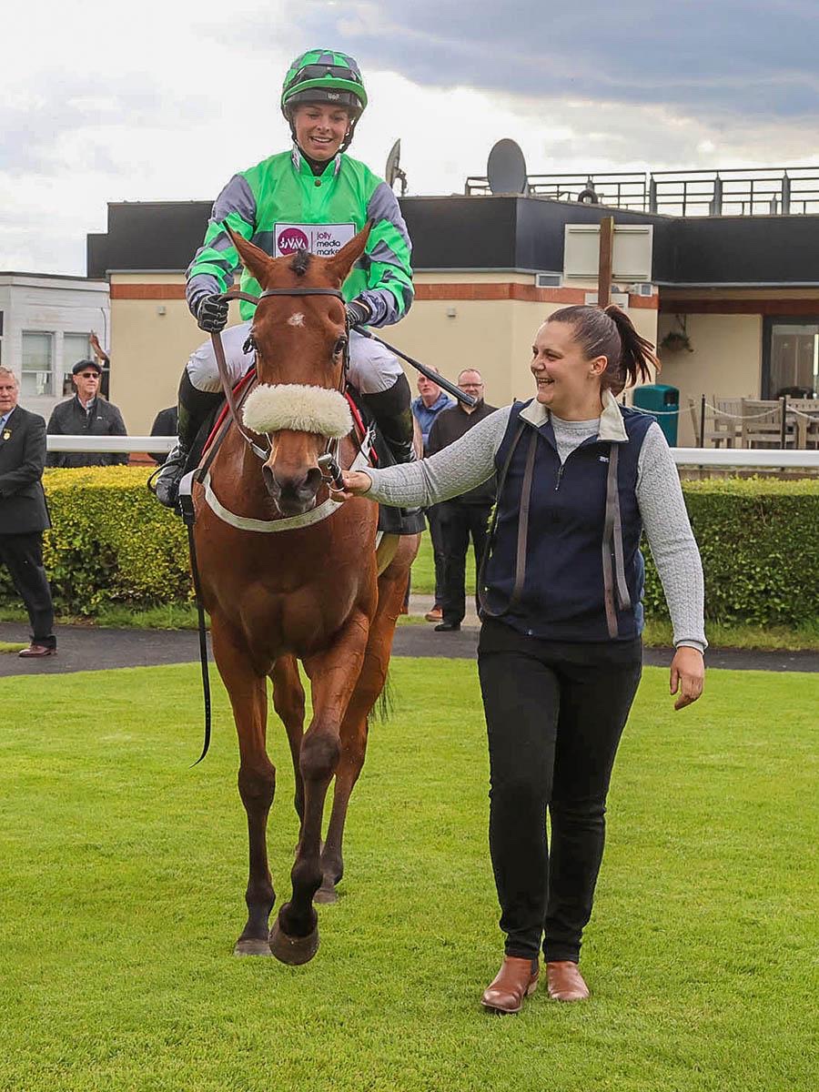 ReadForSpeed1's tweet photo. lady Celia full for another year with a few new faces joining us for what looks to be an amazing racehorses last year on the track. 
💚🩶💚🩶💚🩶
#HorseRacing https://t.co/qDQFcaHIq7