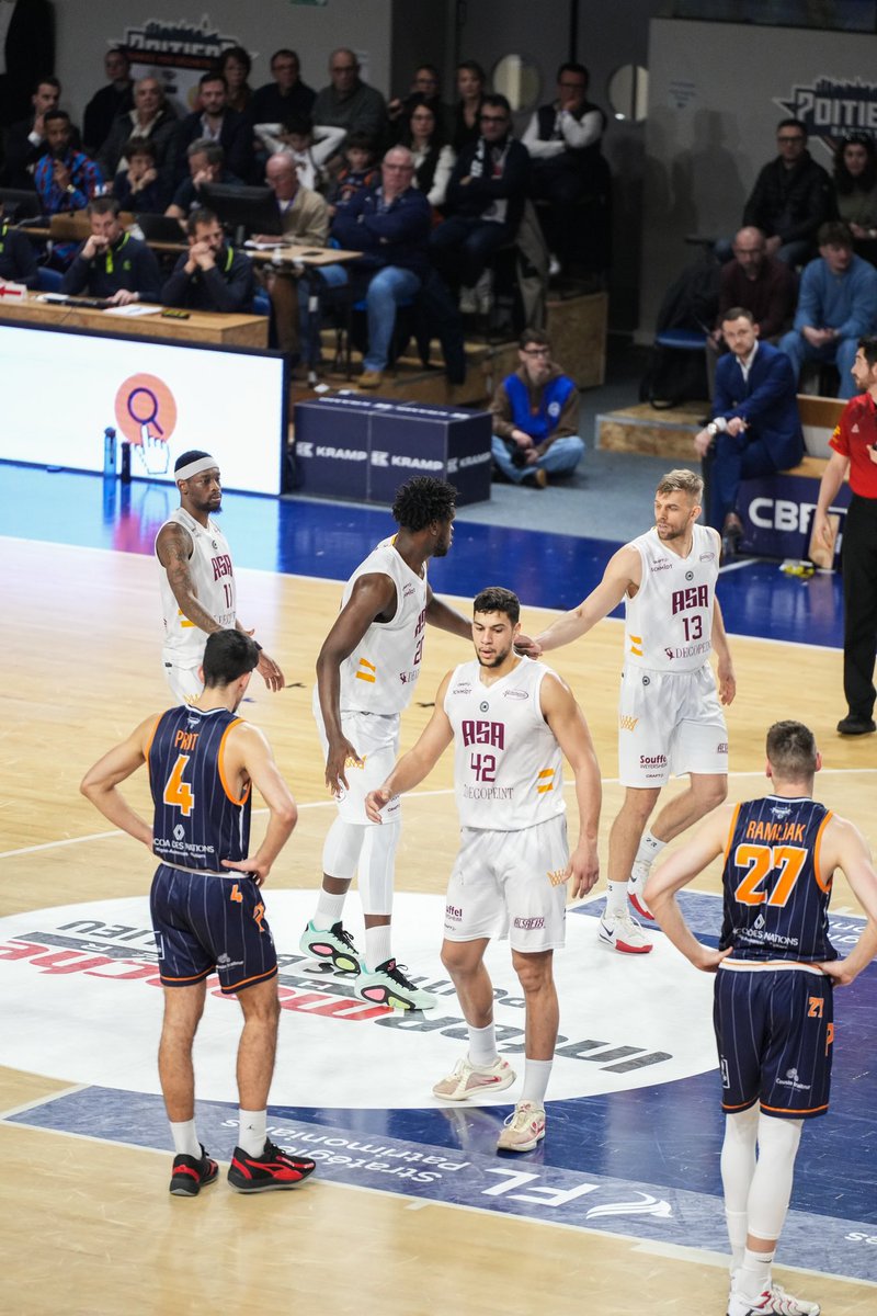 basket_asa's tweet photo. Le road-trip nous a inspiré… ça fait 2 sur 2 cette semaine ✅✅ Et bonus Top 5 😏
#irréductibles #GoASA #ASAFamily #ProB https://t.co/ybboUA9TUE