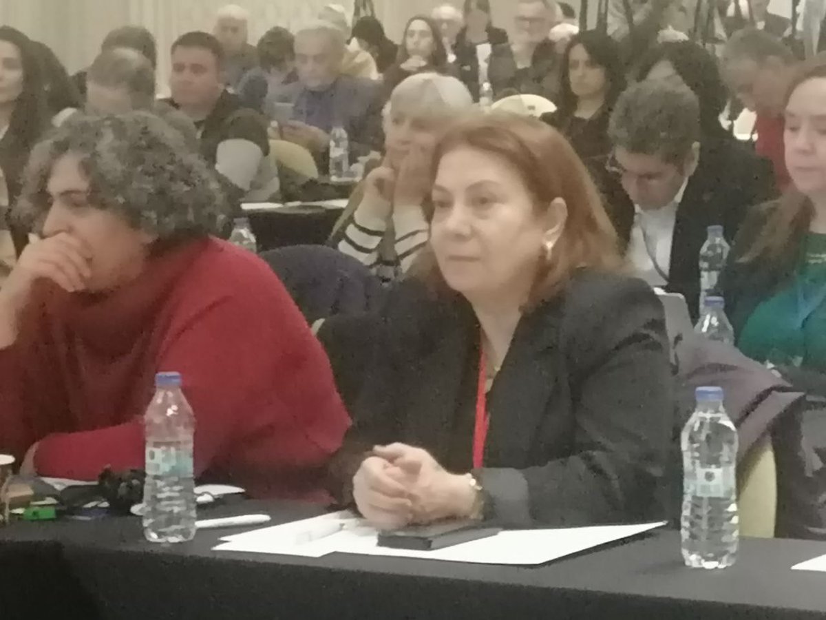 Genel başkanımız Elif Torun Öneren ( <a href="/OnerenTorun/">Elif Torun Öneren</a> ) ve PM üyelerimizle Halkların Eşit ve Özgür Yaşamı Yolunda Çözüm Barışta konferansındayız.