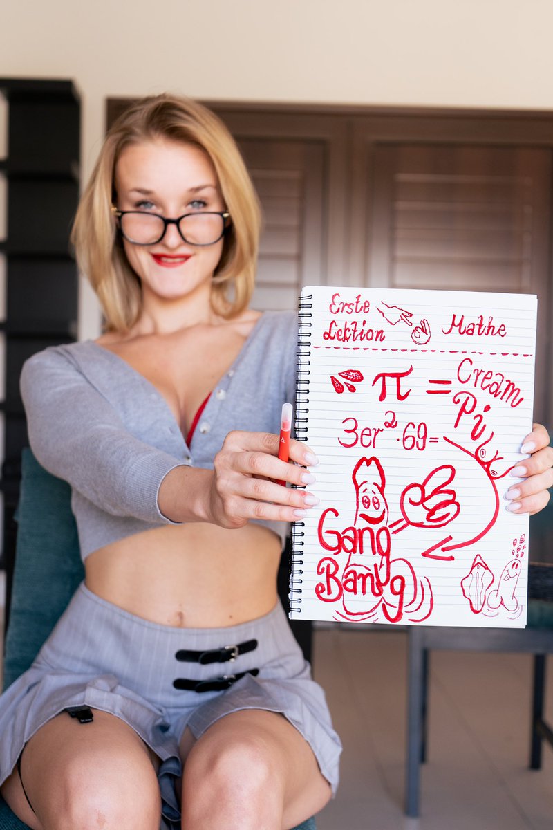 Aufgepasst 🚨
Morgen gibt’s von eurer Lehrerin Mia, die erste Lektion „Mathe“!! 🤓 
Morgen ab 21 Uhr erwarte ich euch alle in meinem Klassenzimmer zur 30-Minütigen Nachhilfe!! 😈

Auf meiner Homepage könnt ihr euch jetzt schon mal zur Lektion anmelden! 🎟️ Einmal ein Blick in die