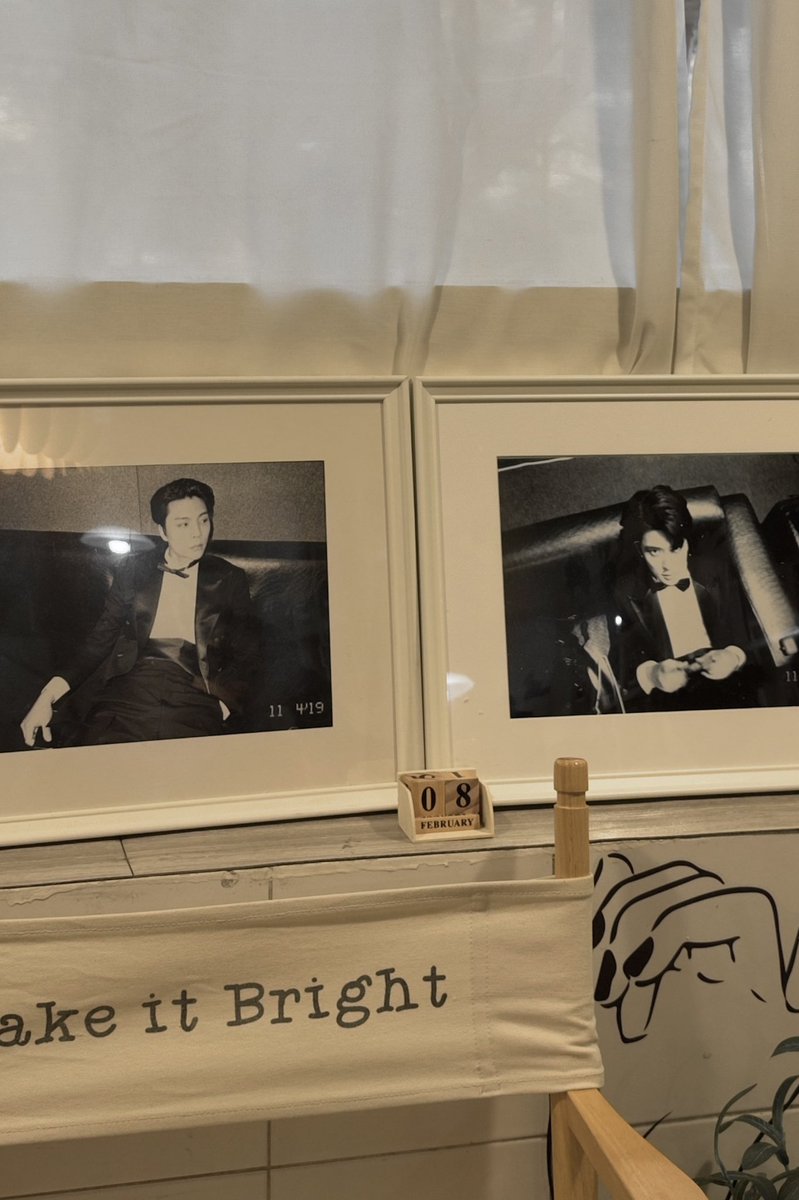 เขินอ่ะเหมือนภาพพรีเวดดิ้งที่เอามาวางไว้ที่เรือนหอ