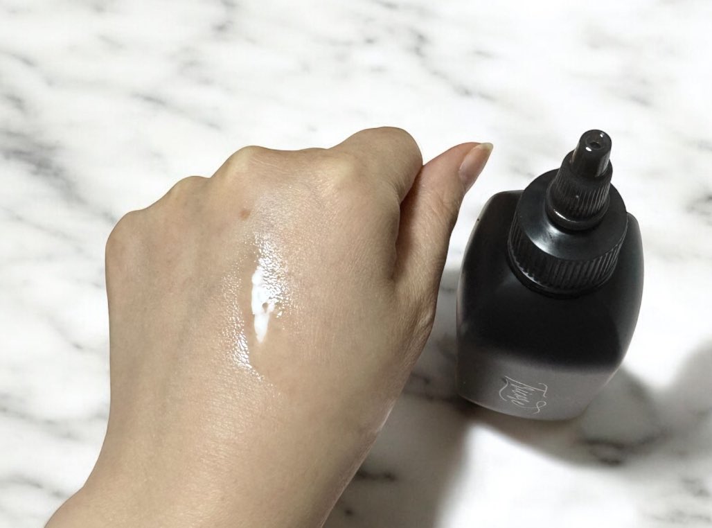 HrmxxXx310's tweet image. Tricore温感ヘッドスパトリートメント　フルボトル（200ml）
⁡
ぱしゃっとしたテクスチャー

液状からクリーム状に変化

じんわりと温かい！

高濃度栄養トリートメント

自宅でヘッドスパ感覚のお手入れ♪
⁡
#PR
#tricore
#トリコレ
#温感生トリートメント
#トリコレでちゅるん髪
#韓国コスメ