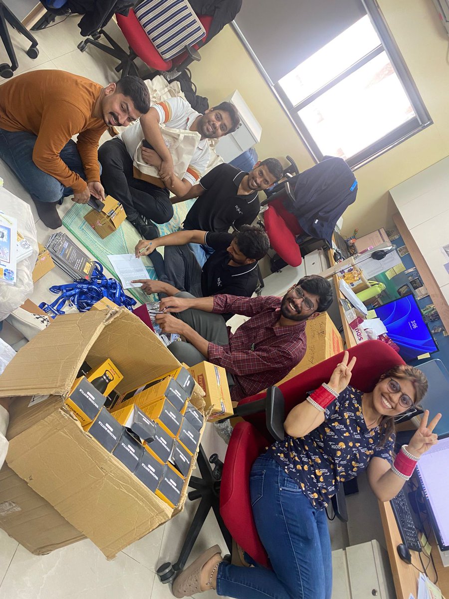 mmm4_iitb's tweet photo. Registration kits are being prepared now. https://t.co/HSrZW8WTSZ