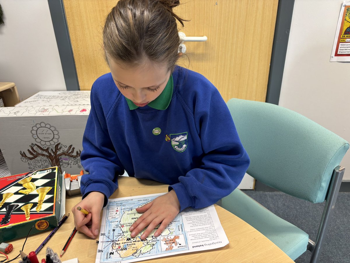 lussprimary's tweet image. What a fab week learning about Gaeilge and Ireland 🇮🇪 as part of @LangsWeekScot. We’ve read folk tales, navigated Éire 🧭 in maths, learned greetings, crafted St Brigid crosses, written our names in ancient Ogham & made the most wonderful soda bread. Slán #scotlandloveslanguages