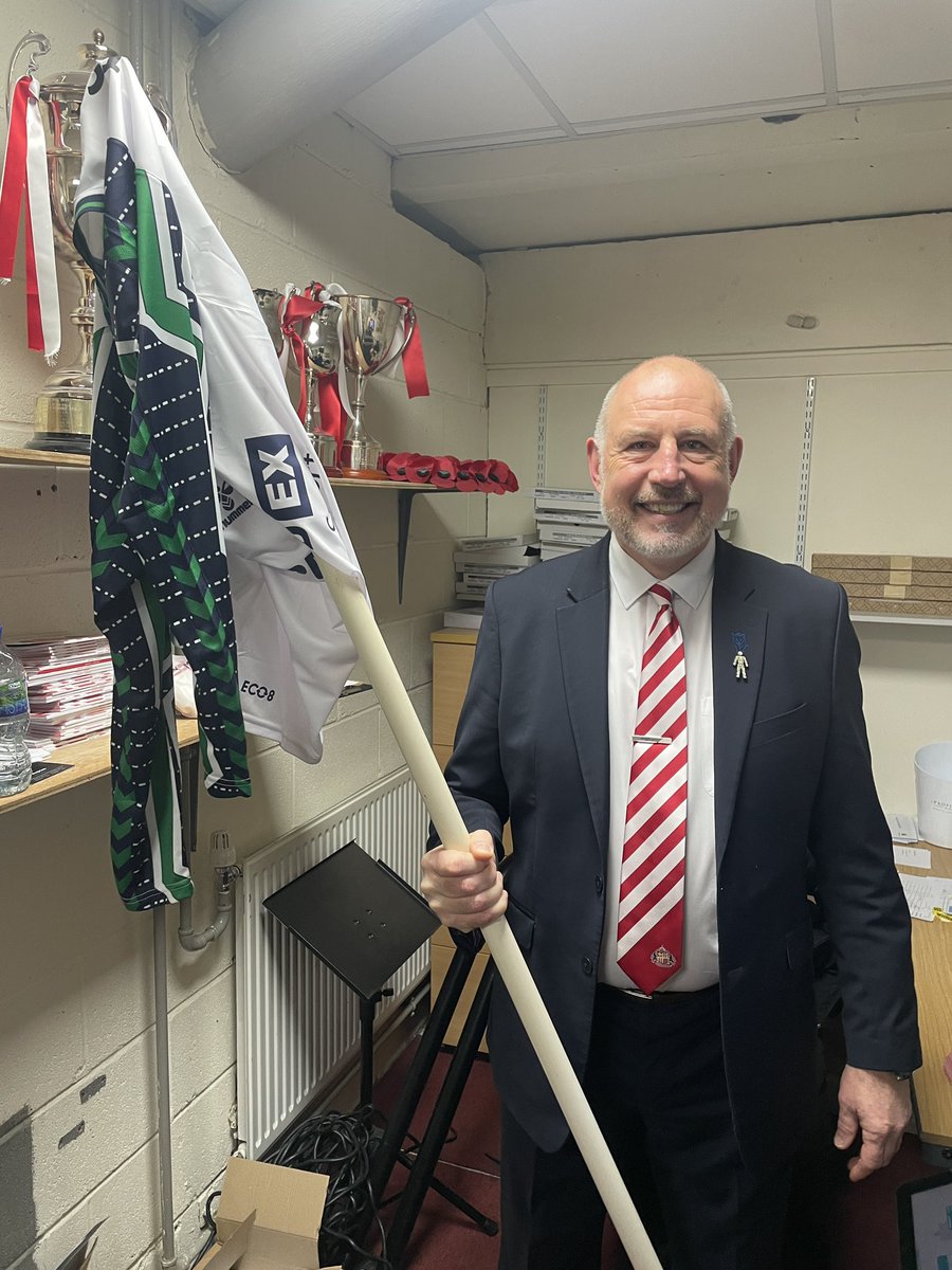 Lee Howey tweet media