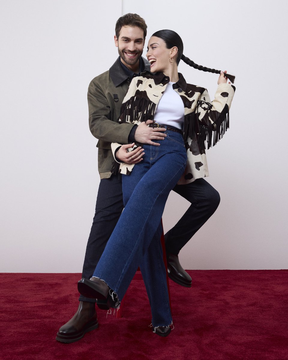 NetWorkGlobal_'s tweet photo. The perfect pair, just in time for Valentine’s. #ÖzgeYağız &amp; #BurakBerkayAkgül 

#InLoveWithNetWork #GiftInStyle #işbirliği https://t.co/uRGdzrL7ES