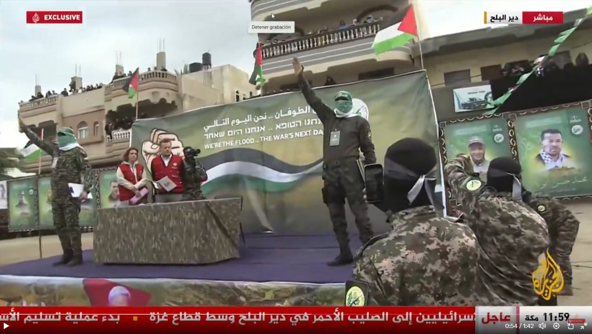 ComunidadesPlus's tweet photo. Hamas hace el saludo Nazi,
La Cruz roja de testigo no hace nada. 
Hamas libera a 3 secuestrados judíos del cautiverio severamente torturados y los exponen frente a las cámaras y un centenar de terroristas armados y la Cruz roja no hace nada para detener tal acto. 
No hay palabras https://t.co/uNcCQFO1gZ