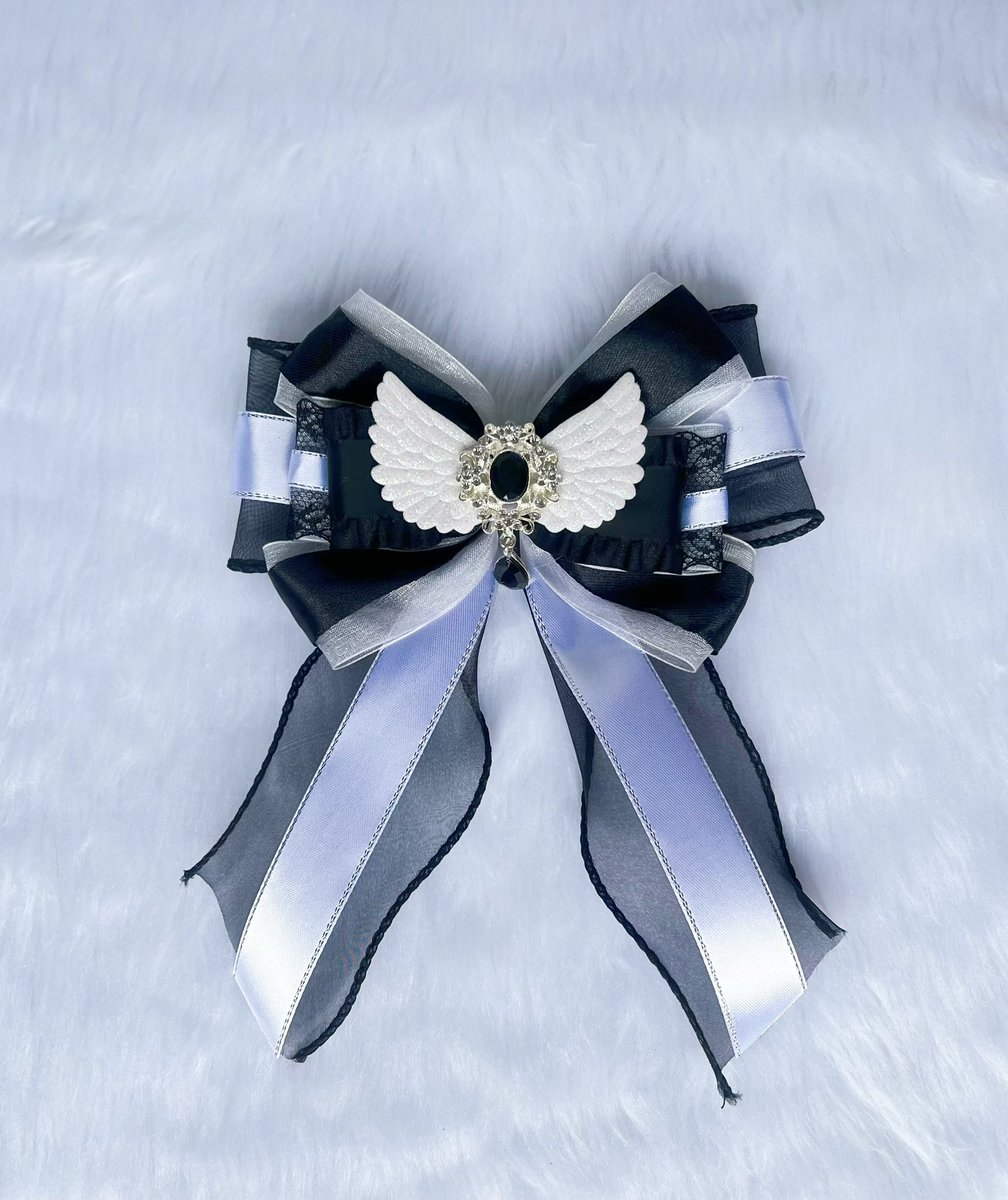 pretty_laces's tweet photo. ₊˚⊹♡ wts lfb lightstick ribbon 

𐙚 180
𐙚 flash express only

dm to order

#WALKTHELINE_IN_BULACAN 
#plcsale 
#madebyplc https://t.co/XHI1yxathR
