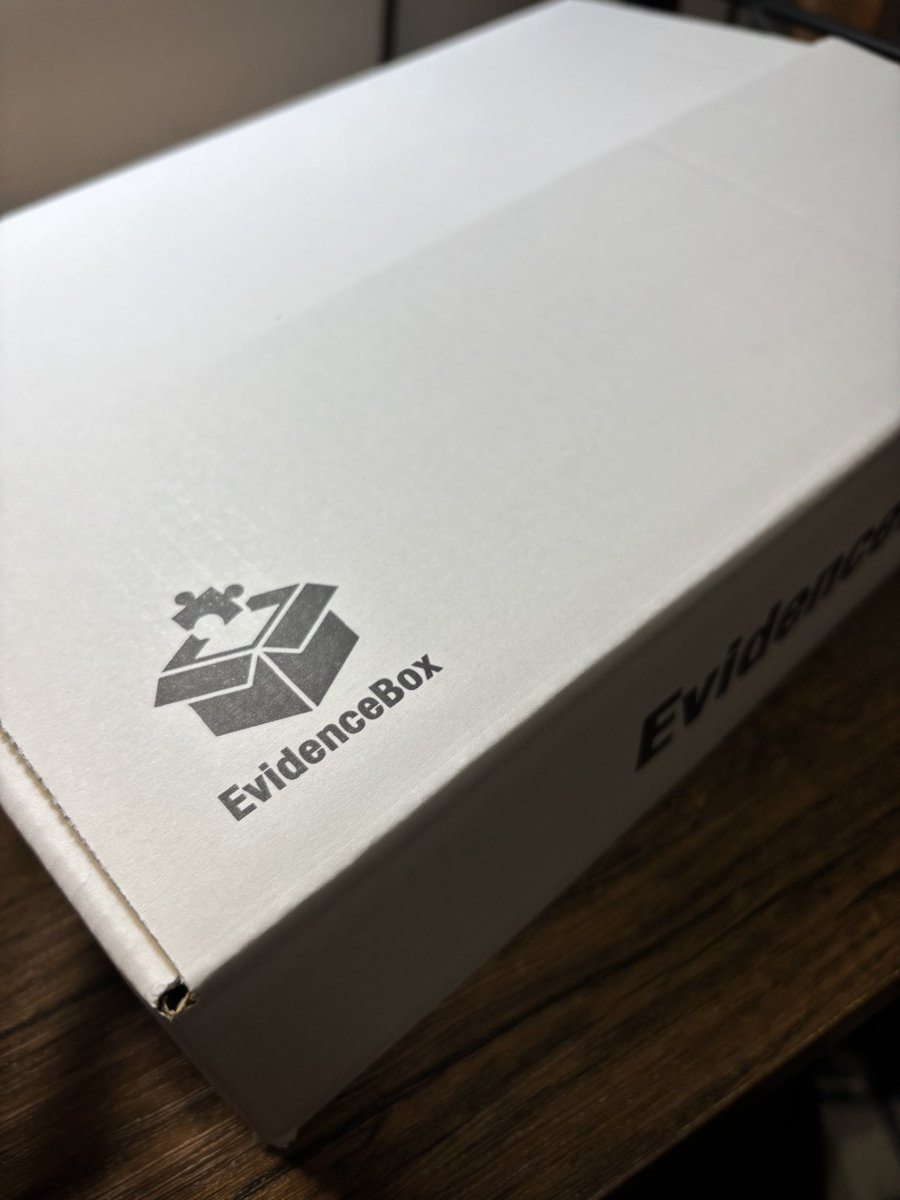 EvidenceBox_jp's tweet image. 箱のデザインを鋭意作成中📦
これから更に光沢感を加えて行きます👍
#EvidenceBox