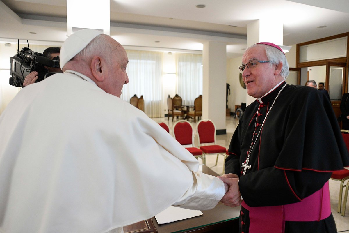 Archisevilla1's tweet photo. GALERÍA 📸 Audiencia de @Pontifex_es al comité ejecutivo del @congresoihpp con @ArzobispoSaiz al frente ▶️ https://t.co/1KkwHd4Si7 https://t.co/vWLyAdVlYI