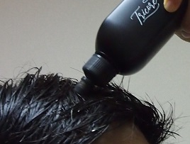 mukouchan4's tweet image. 洗髪後に使う「Tricore　温感ヘッドスパトリートメント　フルボトル（200ml）」
キャップいらずのノズルで頭皮に塗って、温感マッサージ☆
気持ち良い＆ほのかな香り。
美容室の発想で、しっかりケアします！

#PR
#tricore
#トリコレ
#温感生トリートメント
#トリコレでちゅるん髪
#韓国コスメ