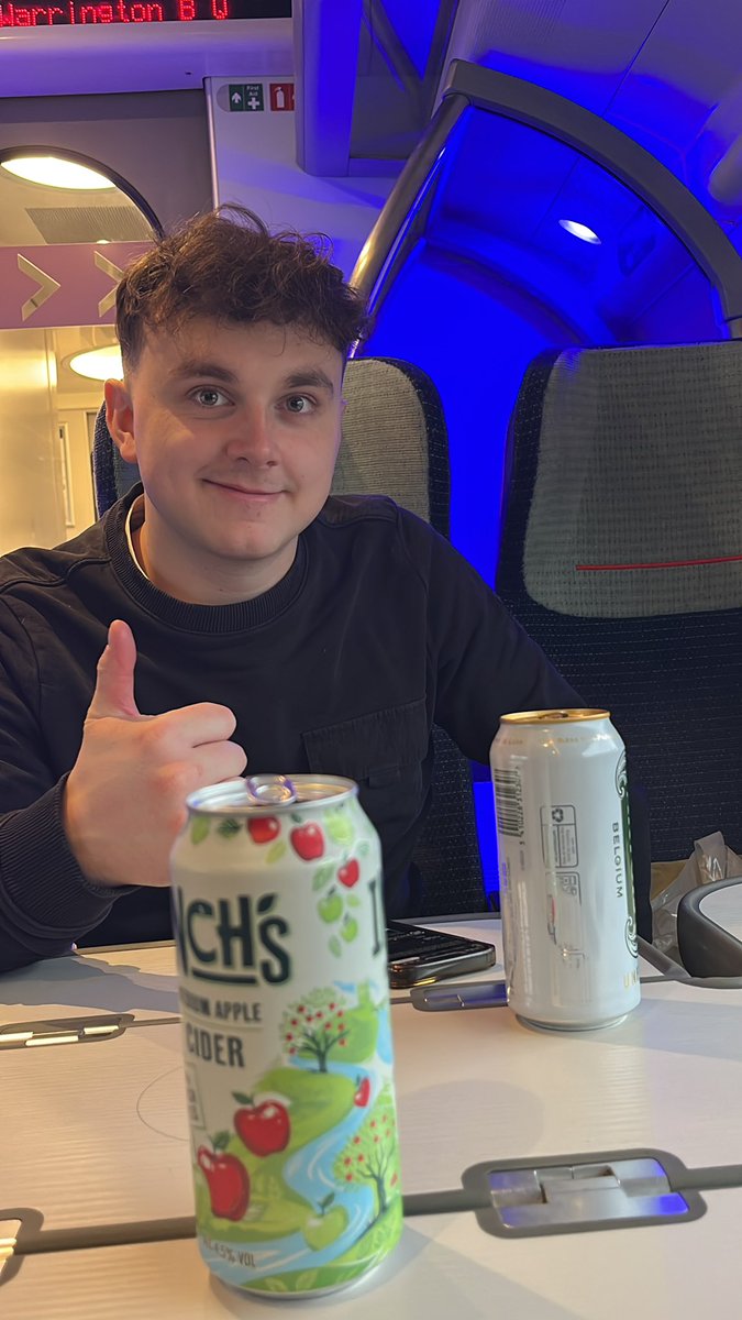 deanyboy_'s tweet photo. @wwfcofficial Early start this morning, Up the Blues! https://t.co/4zwbXvD1ns