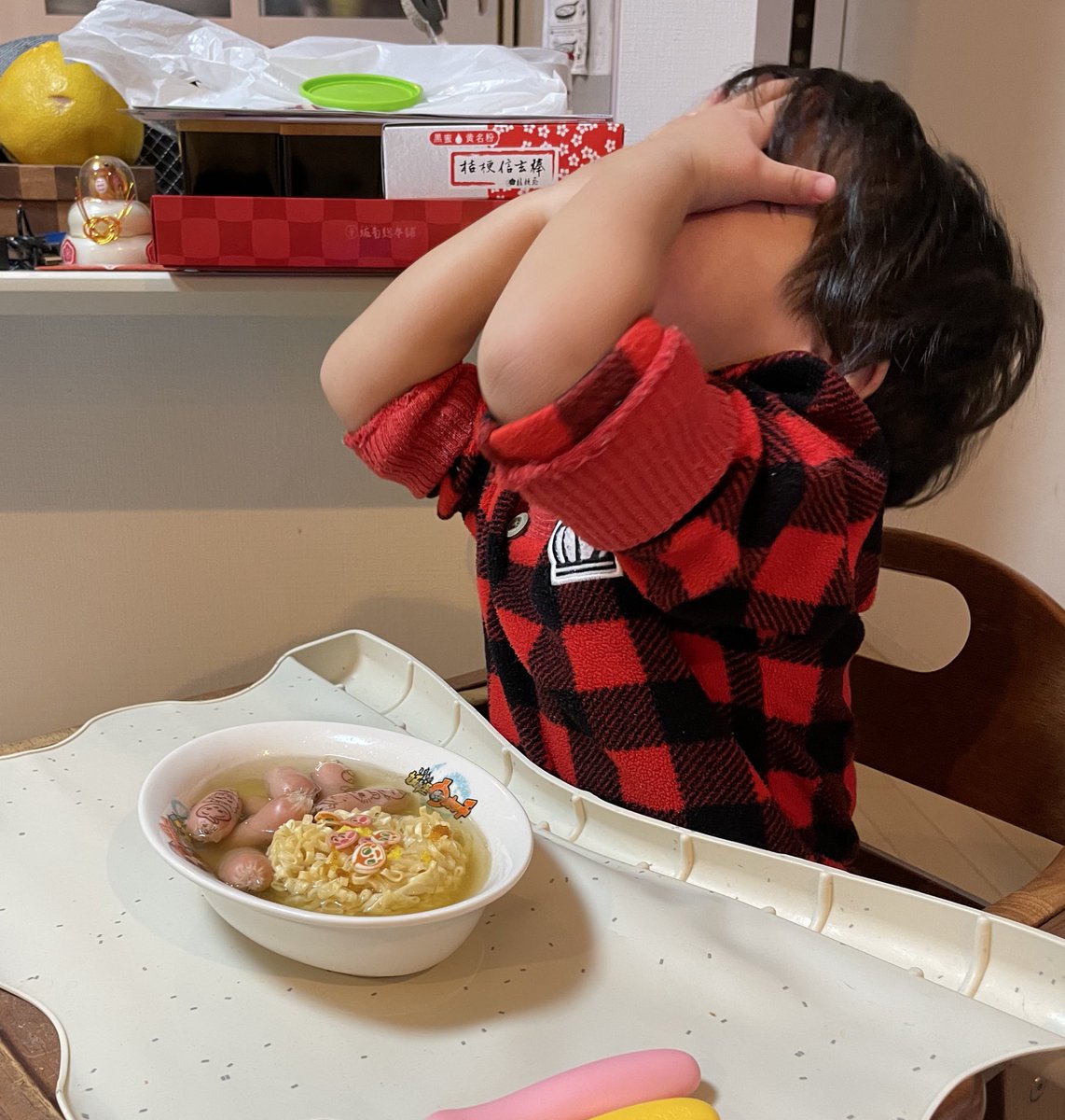 ちいかわソーセージと
アンパンマンおうどんの
スペシャルコラボで
嬉しさの上限突破した二歳児