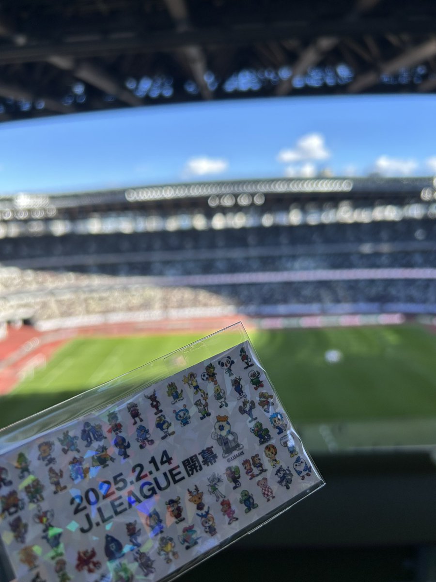KosukeUetake's tweet photo. FUJIFILM SUPER CUP 2025 へお邪魔しました🏟️

イベント、演出、グルメといった運営まわりにおける、今年のスタンダードをしっかり勉強させていただきました📝

開幕戦まであと1週間、満員のハワスタの景色を楽しみに準備します⚽️

#いわきFC https://t.co/vbQrUm7NIa