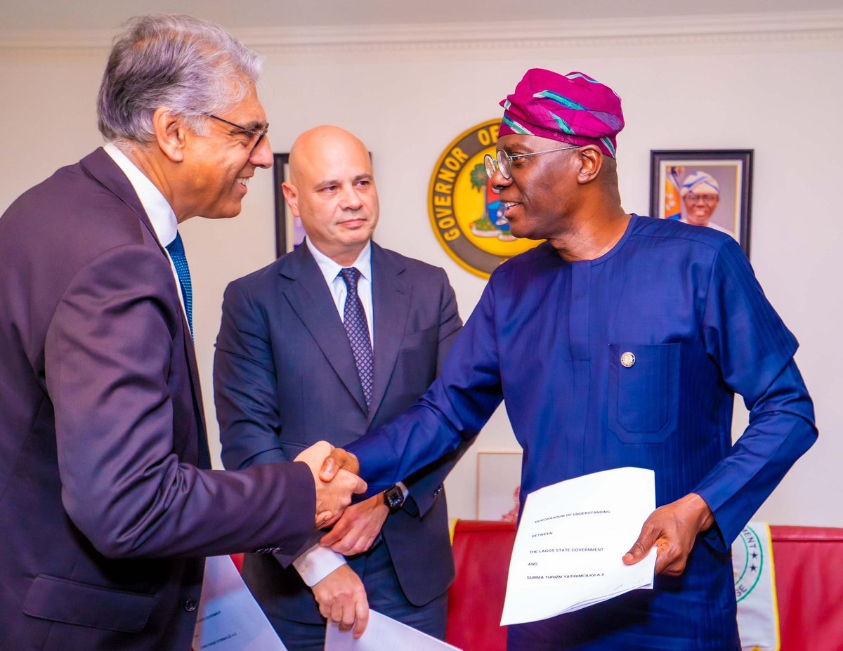 jidesanwoolu's tweet image. We signed a Memorandum of Understanding (MoU) with the internationally acclaimed construction company, Summa Group, to develop and construct the much awaited Lekki-Epe International Airport.
This groundbreaking initiative is an essential part of our vision to improve…