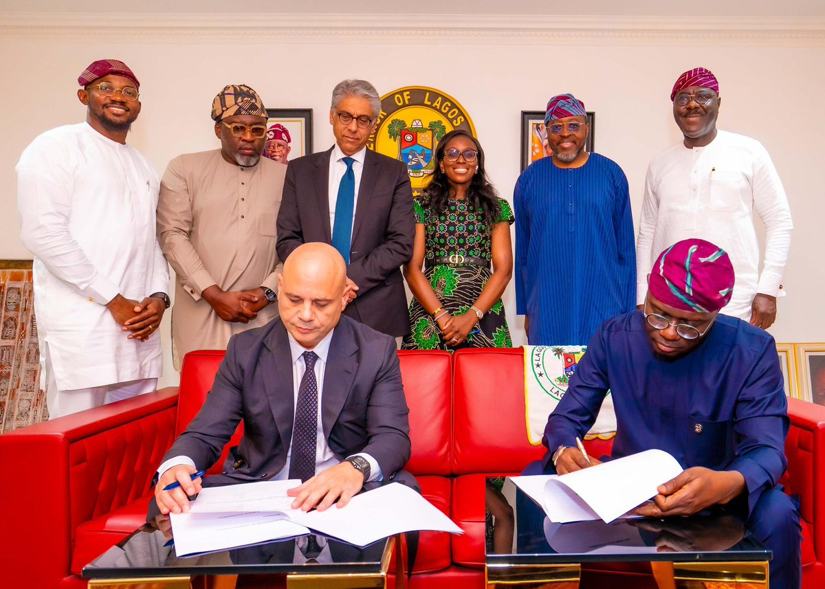 jidesanwoolu's tweet image. We signed a Memorandum of Understanding (MoU) with the internationally acclaimed construction company, Summa Group, to develop and construct the much awaited Lekki-Epe International Airport.
This groundbreaking initiative is an essential part of our vision to improve…