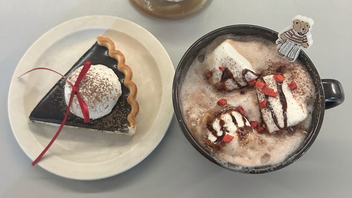 美術館みたいなカフェ可愛かった❤️ྀི𓈒𓏸