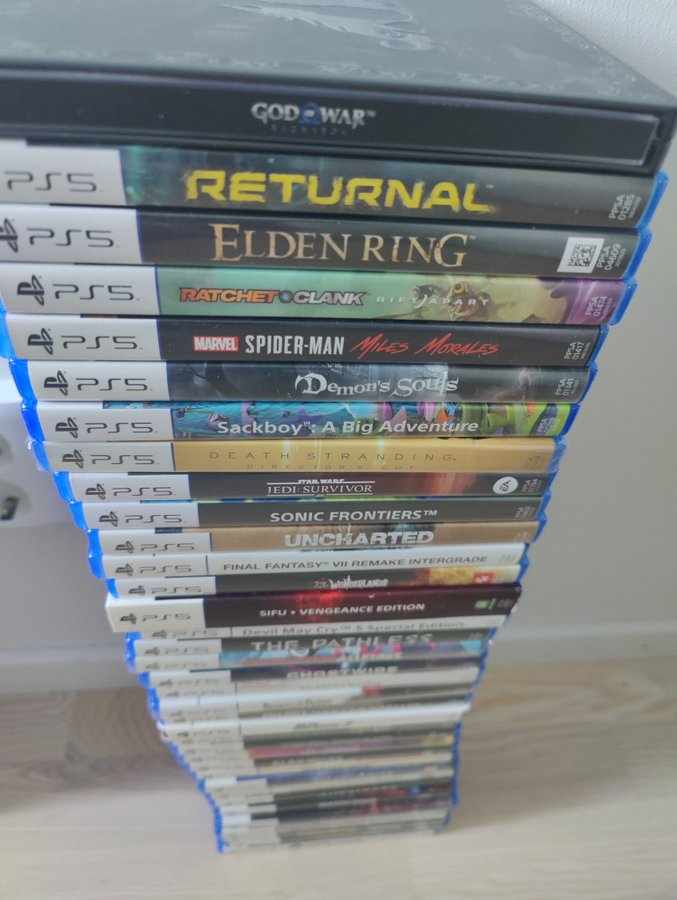 mrpyo1's tweet photo. Today is a good example how much physical media for consoles matter. If your internet is down or services are down should not affect if you can play single player games.

You should always have the choice to play a physical game without having a internet connection!!! https://t.co/o2HanE2LLX