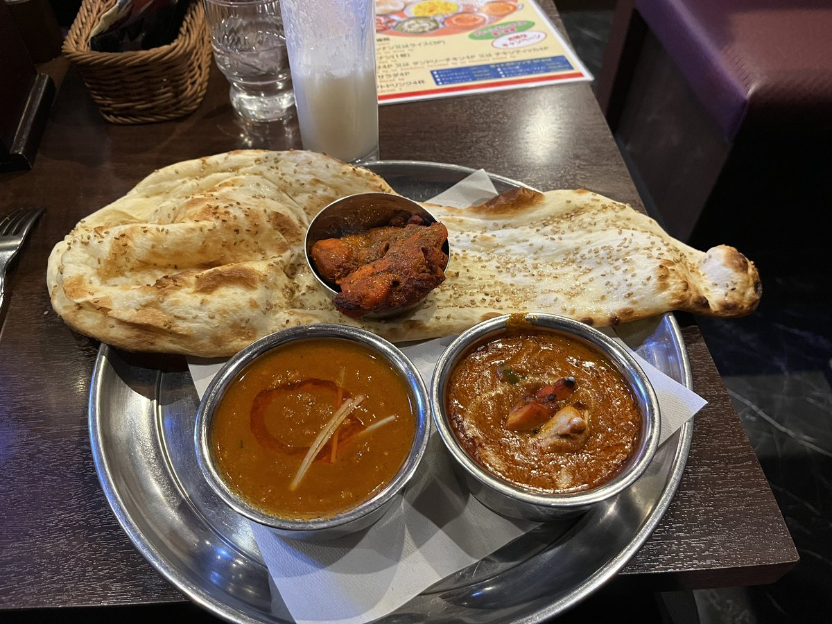 Ryo1200gs's tweet photo. 完全食かつ回復食のインド(ネパール)カレー
チキンマサラとキーママトンにチキンティッカとゴマナンが付きます
なんでこんなに美味しいんでしょう😋
#yabin https://t.co/ENTYJ9NdBQ