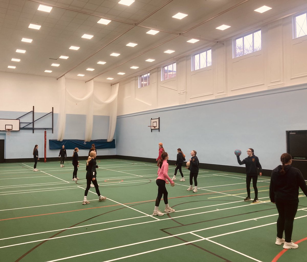 What a lovely way to start to the weekend - netball training with Year 7 and 8. Well done girls - great work 🏐🏐🏐