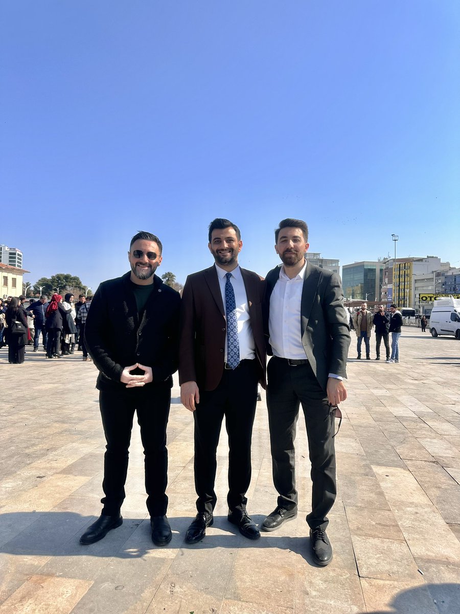 Değerli meslektaşlarımızla bugün rabia meydanda ataması yapılmayan öğretmenlerimizin atama taleplerini en gür sesle haykırırdık. Sizleri hiç bir zaman yanlız bırakmayacağız . 
@temurcinn 
<a href="/1turanhoca/">Turan</a> 
 #Urfada68BinÖğretmenAtaması